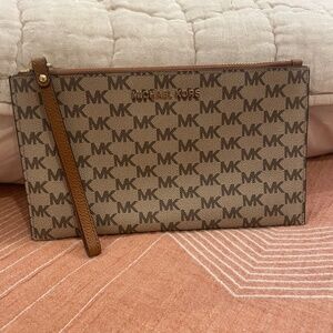 Michael Kors Clutch/Wristlet purse